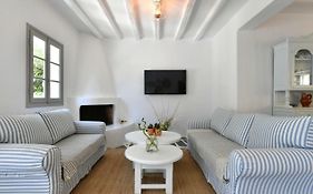 Santa Flora 3 Bedroom House A ParikiaaS Edge